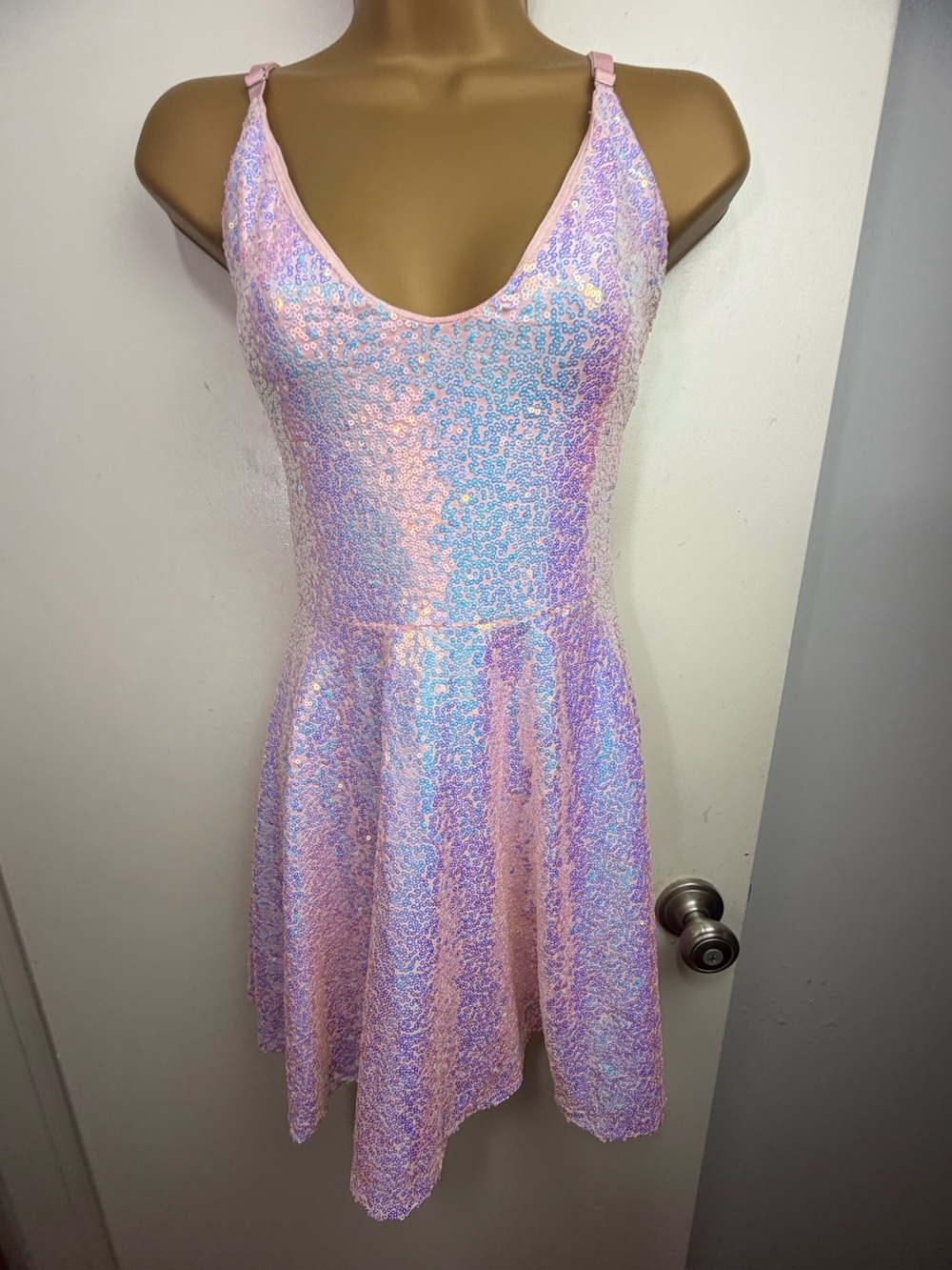 BlackMilk Sparkle Sparkle Blush Iridescent Sequin Skater Dress S *FLAWS/READ* - Picture 5 of 16